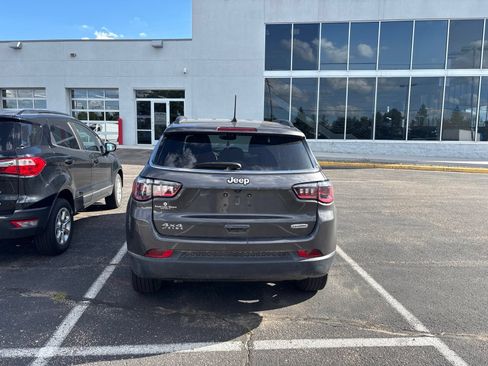 Used 2023 Jeep Compass Latitude w/ Convenience Group AWD/4WD image 6