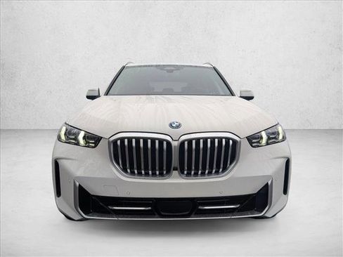 New 2026 BMW X5 xDrive50e image 5