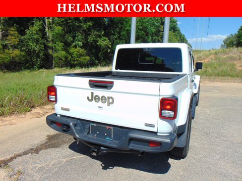 Used 2023 Jeep Gladiator Overland AWD/4WD image 12