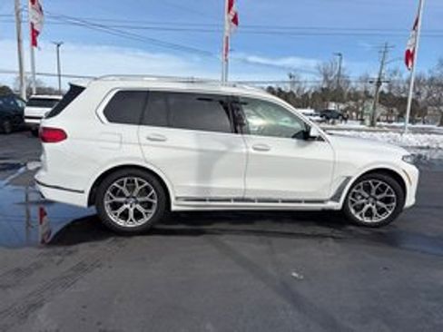 Used 2020 BMW X7 xDrive40i w/ Cold Weather Package image 4