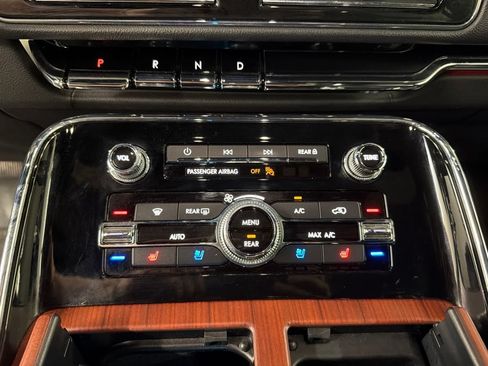 Certified 2022 Lincoln Navigator Reserve AWD/4WD image 14