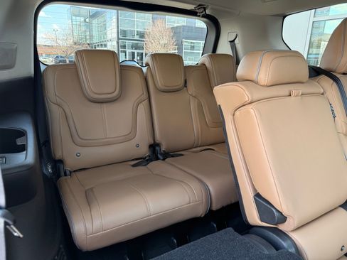 Used 2025 INFINITI QX80 Sensory image 33