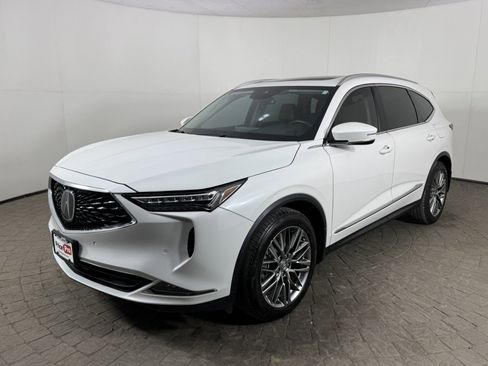 Used 2024 Acura MDX SH-AWD w/ Advance Package image 3
