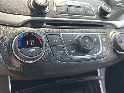 Used 2014 Chevrolet Impala LT w/ Premium Seating Package FWD image 21