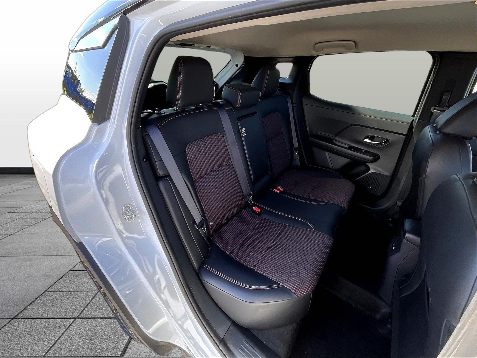 Certified 2026 Nissan Kicks SR w/ Cold Weather Package AWD/4WD image 28