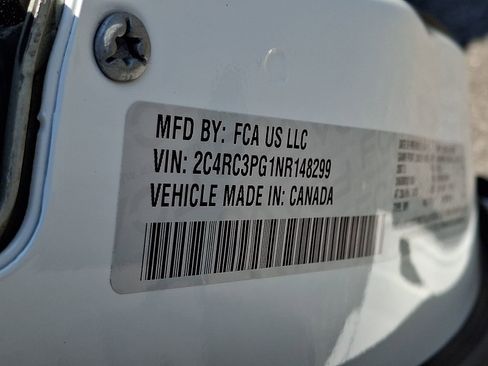 Used 2022 Chrysler Pacifica Pinnacle AWD/4WD image 28
