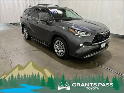 Certified 2025 Toyota Highlander Platinum