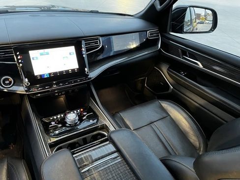 Used 2022 Jeep Wagoneer Series III w/ Premium Group I image 16