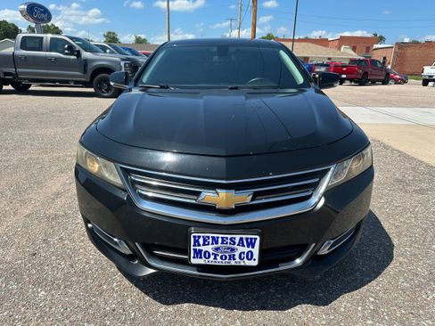 Used 2017 Chevrolet Impala LT FWD image 2