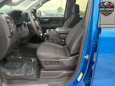 Used 2023 Chevrolet Silverado 1500 Custom AWD/4WD image 9