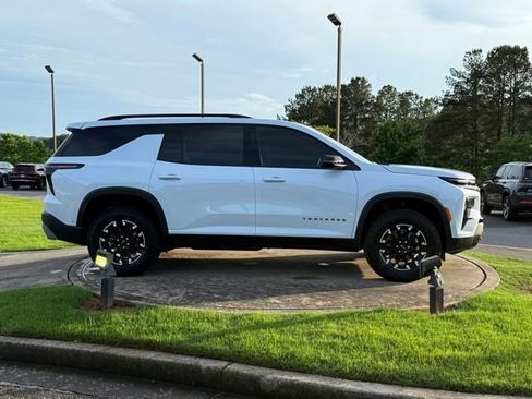 Used 2026 Chevrolet Traverse Z71 w/ Enhanced Driving Package AWD/4WD image 8