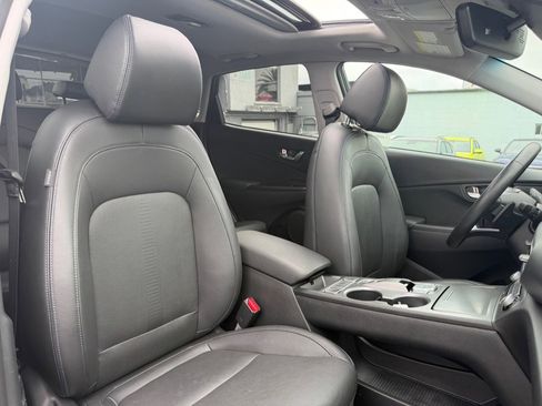 Used 2023 Hyundai Kona Limited FWD image 34