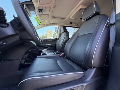 Used 2025 Honda Odyssey Touring image 37