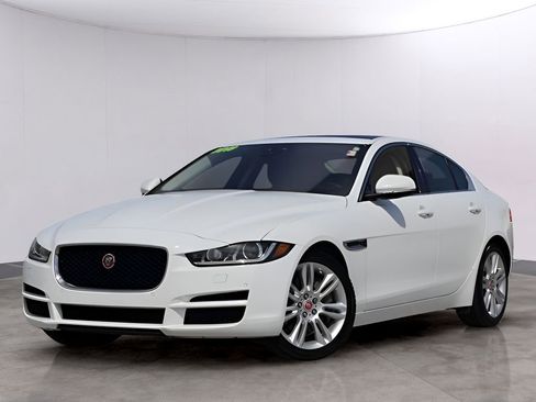 Used 2019 Jaguar XE Premium RWD image 1
