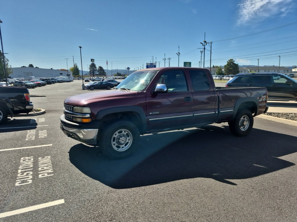 Used 2001 Chevrolet Silverado 2500 LS w/ Firm Ride Suspension Pkg AWD/4WD image 12