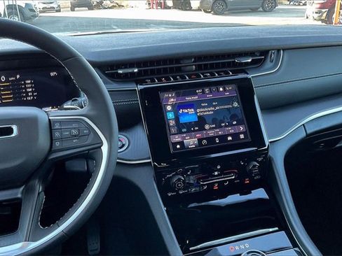 New 2025 Jeep Grand Cherokee L Laredo w/ Luxury Tech Group I image 5