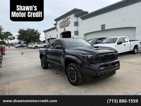 Used 2024 Toyota Tacoma TRD Sport AWD/4WD image 1