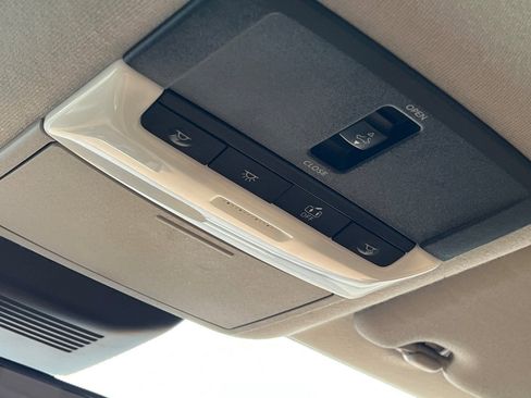 Used 2022 Nissan Sentra SV w/ SV Premium Package image 23