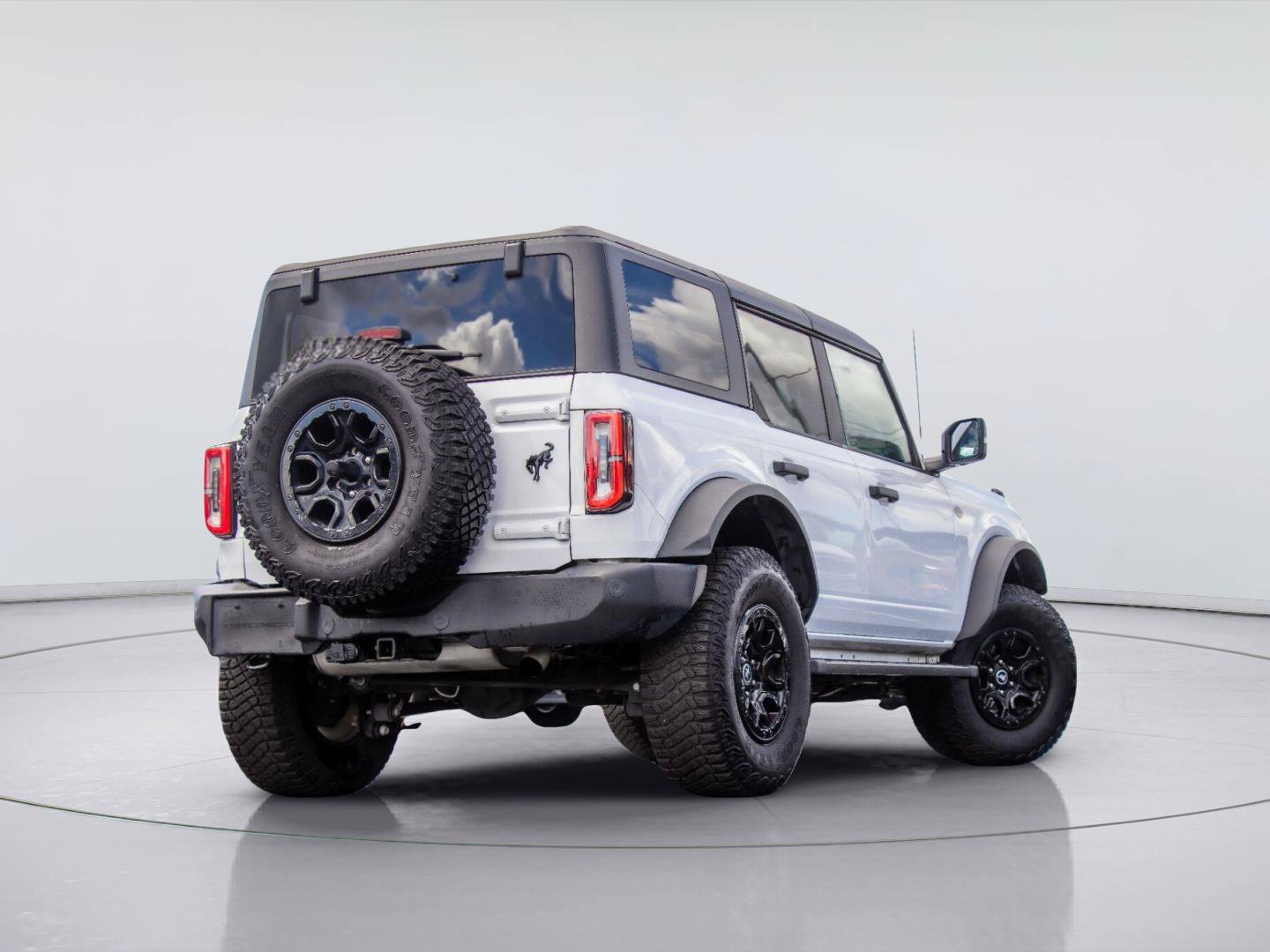 Used 2023 Ford Bronco Wildtrak AWD/4WD image 3