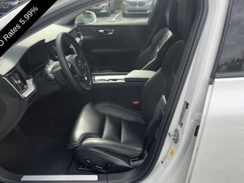 Used 2025 Volvo V60 B5 Cross Country Ultra AWD/4WD image 2