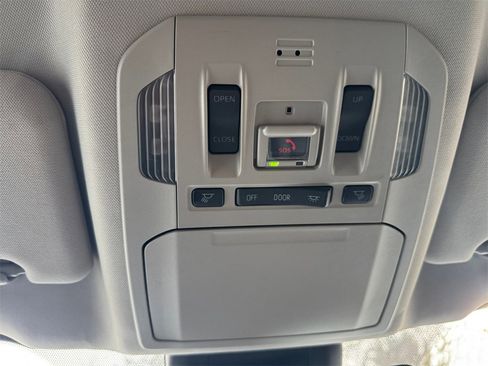 Used 2022 Toyota Highlander XLE image 26