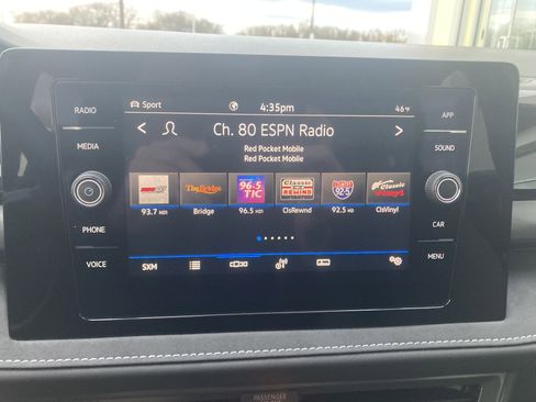 Certified 2025 Volkswagen Taos SE image 20