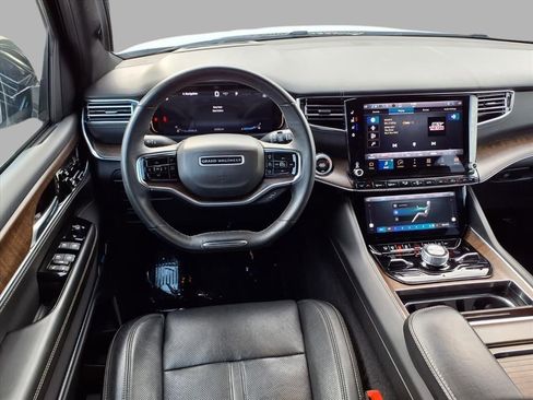 Used 2023 Jeep Grand Wagoneer 4WD image 4