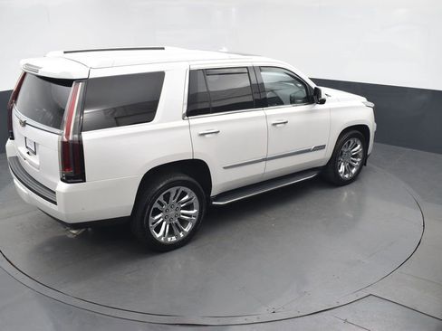 Used 2020 Cadillac Escalade Luxury w/ LPO, Radiant Package AWD/4WD image 47