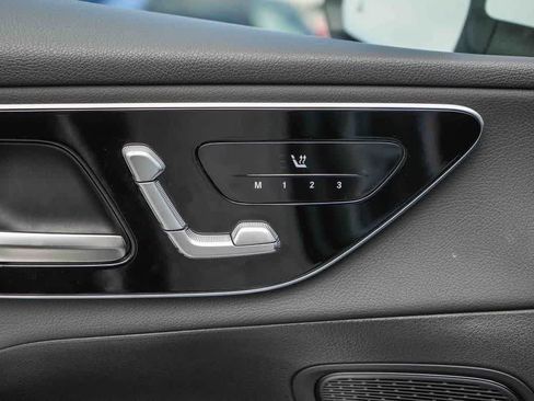 Used 2026 Mercedes-Benz GLC 300 image 21