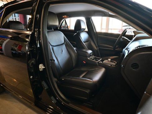 Used 2023 Chrysler 300 Touring AWD/4WD image 26