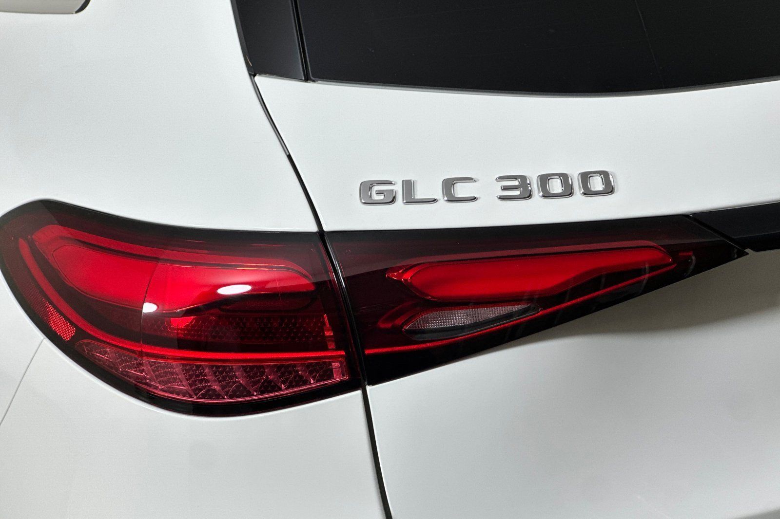 Used 2026 Mercedes-Benz GLC 300 image 26