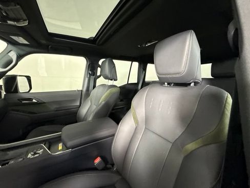 Used 2026 Lexus GX 550 AWD/4WD image 16