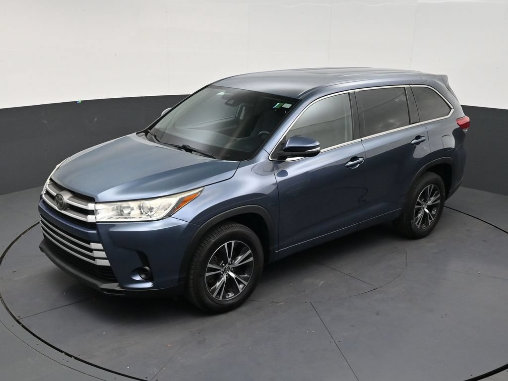 Used 2018 Toyota Highlander LE FWD image 12