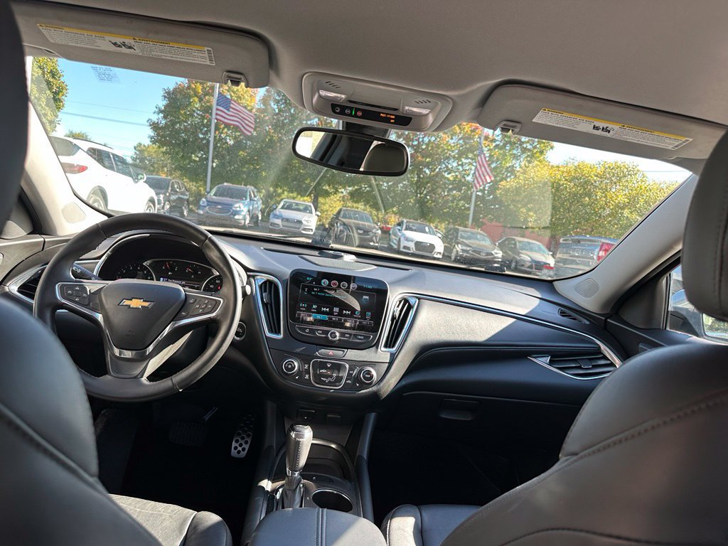 Used 2016 Chevrolet Malibu LT w/ Leather Package FWD image 25