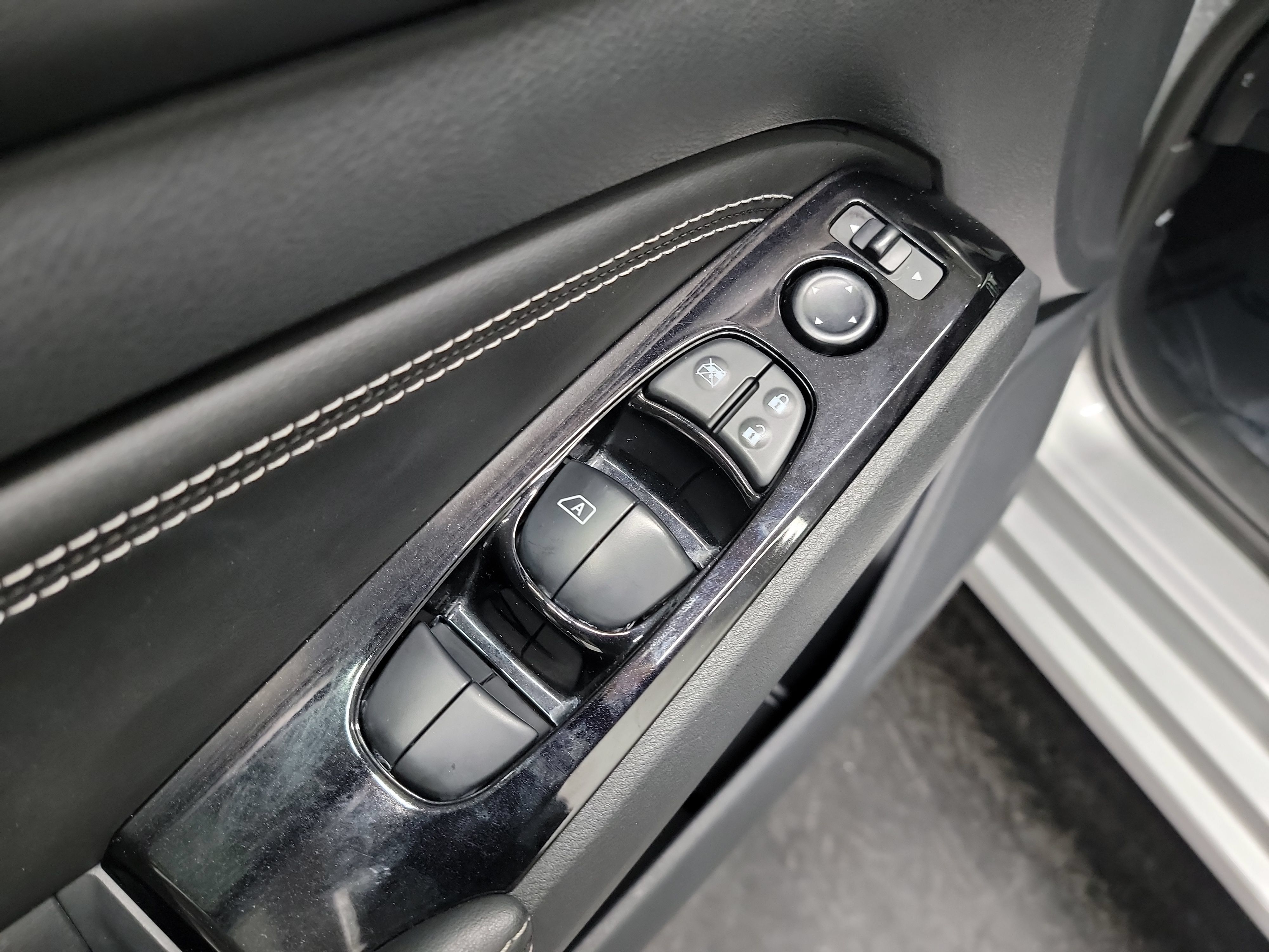 Used 2023 Nissan Altima 2.5 SV w/ SV Premium Package FWD image 14