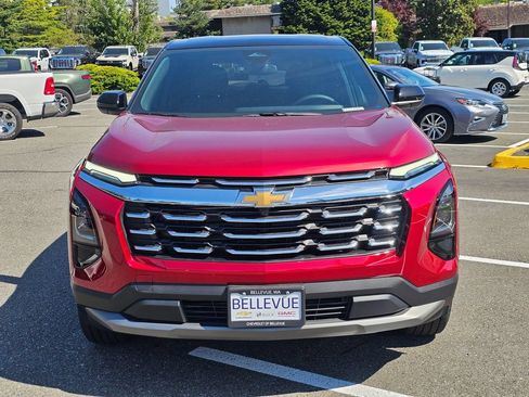 New 2026 Chevrolet Equinox LT w/ Convenience Package II AWD/4WD image 8