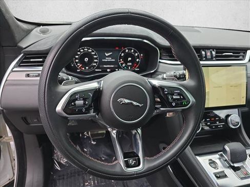 Certified 2024 Jaguar F-PACE SVR image 18