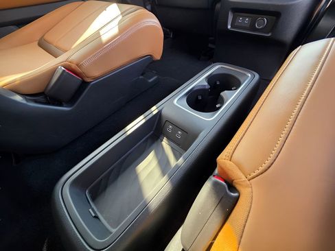 Used 2025 Nissan Armada SL w/ Captain's Chari Seat Package image 13