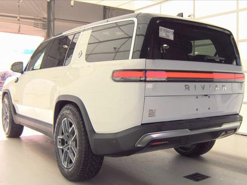 Used 2023 Rivian R1S Adventure image 6
