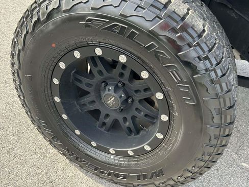 Used 2020 Jeep Wrangler Sport AWD/4WD image 9