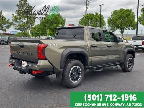 Certified 2024 Toyota Tacoma TRD Off-Road AWD/4WD image 5