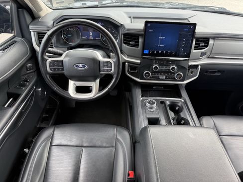 Used 2024 Ford Expedition XLT RWD image 16