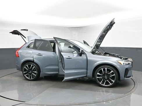 Used 2023 Volvo XC60 B5 Ultimate w/ Climate Package FWD image 53