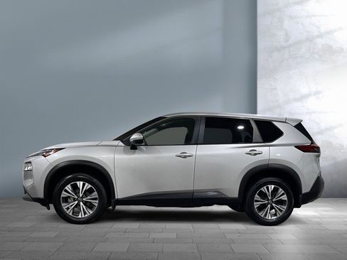 Used 2022 Nissan Rogue SV AWD/4WD image 3
