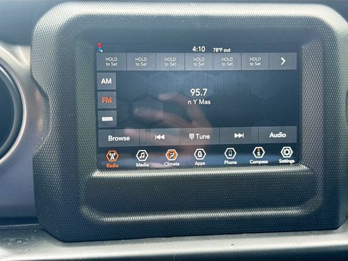 Used 2022 Jeep Wrangler Unlimited Sport AWD/4WD image 16