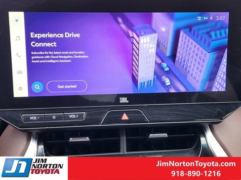 Used 2023 Toyota Venza Limited image 20