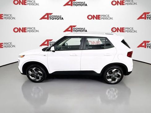 Used 2025 Hyundai Venue SEL FWD image 4