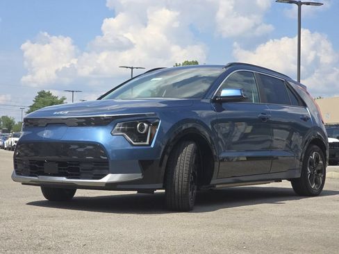 Used 2024 Kia Niro Wind w/ Wind Preserve Package FWD image 12