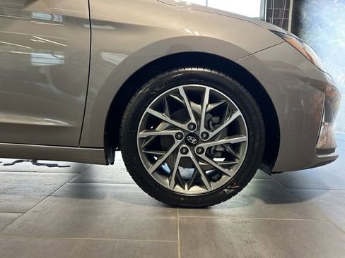 Used 2020 Hyundai Elantra Limited w/ Ultimate Package 03 FWD image 44