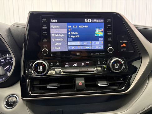 Used 2022 Toyota Highlander Limited FWD image 31